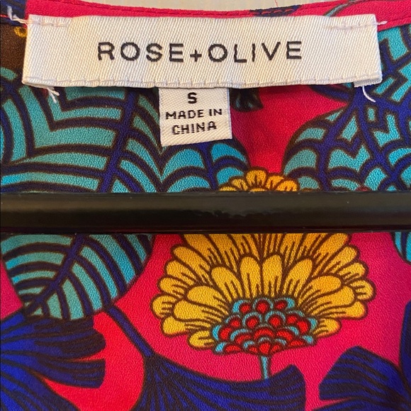 Rose & Olive Multicolor Floral Top - Picture 14 of 15